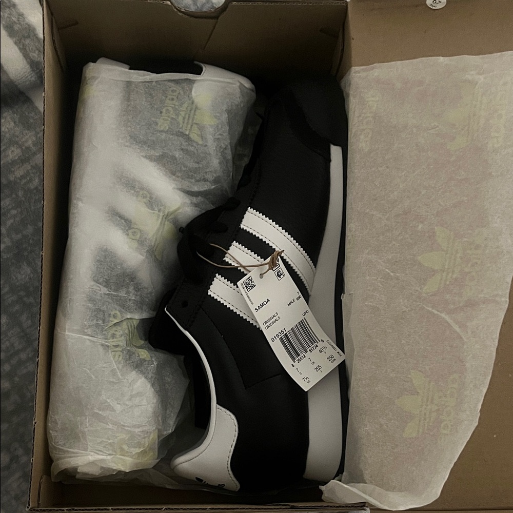 Adidas Men's Classic Black and White Sneakers